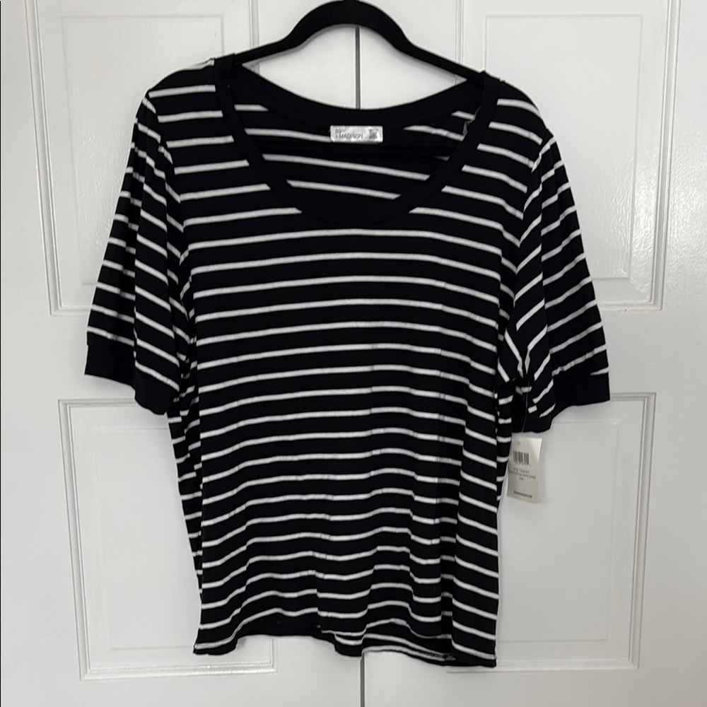 Tommy Hilfiger Black and White Relaxed Tee